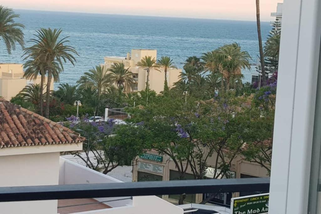 Апартаменты Apartamento Junto Al Mar En Puerto Marina Бенальмадена Экстерьер фото